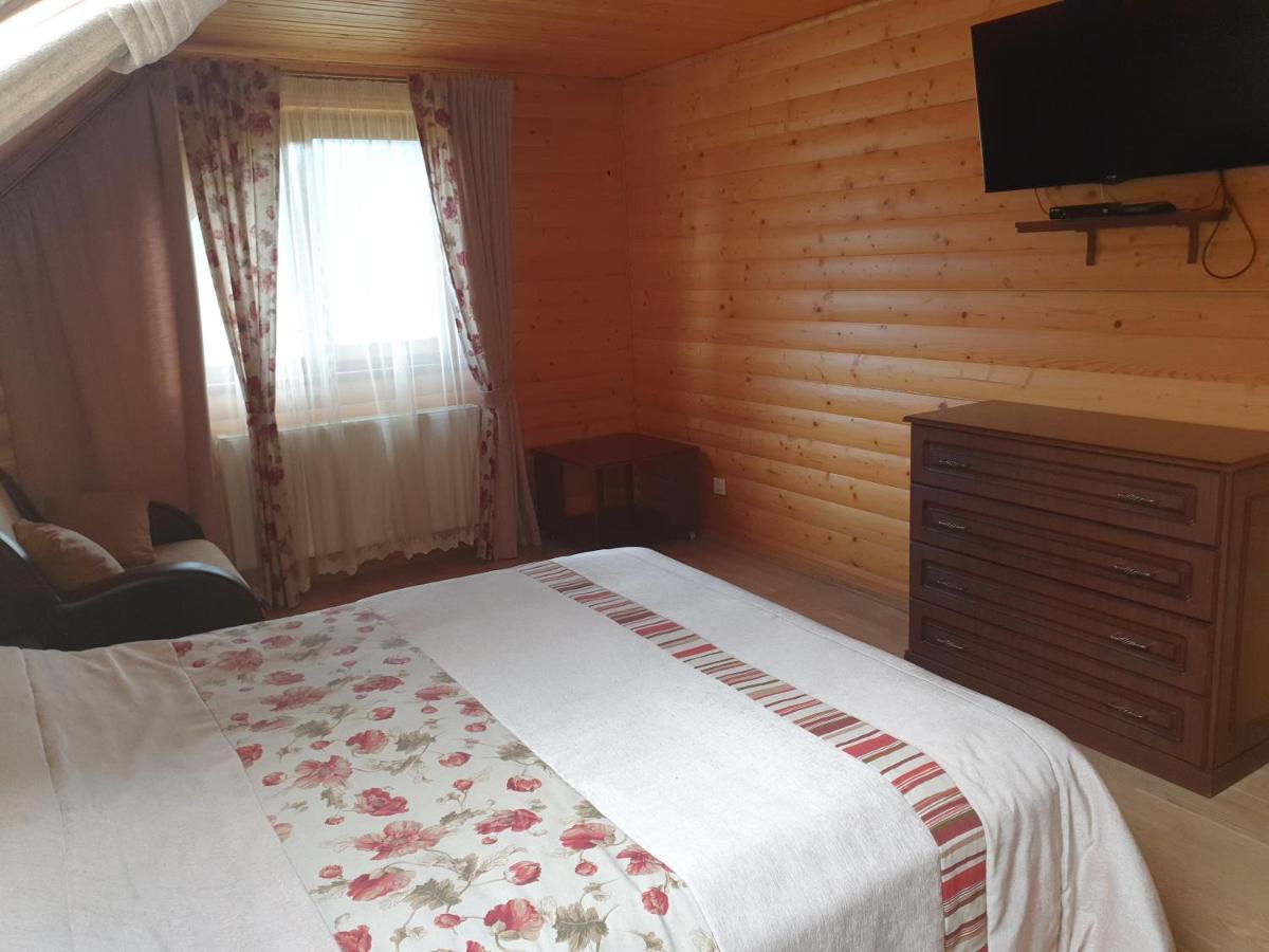 Chalet 888 Cottages Palyanytsya Ngoại thất bức ảnh